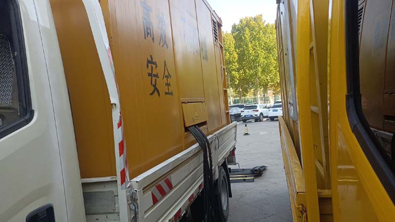 谢通门如何判断柴油发电机组和UPS电源的切换时间是否符合要求?